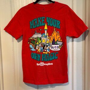 Make Your Own Magic Authentic Walt Disney World Tshirt Size S - Magic Kingdom